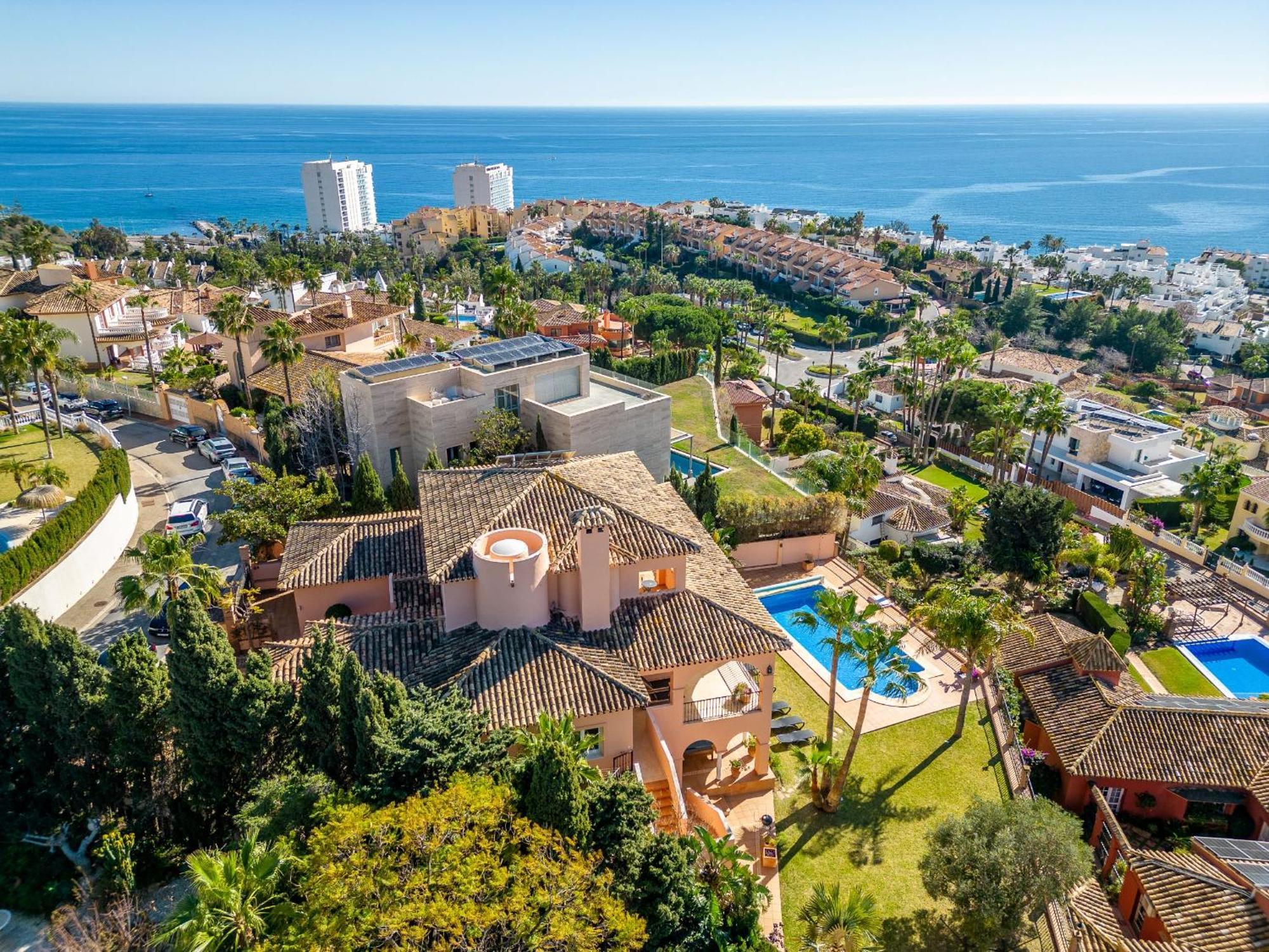 Beachside Villa With Panoramic Sea Views Benalmadena Ngoại thất bức ảnh