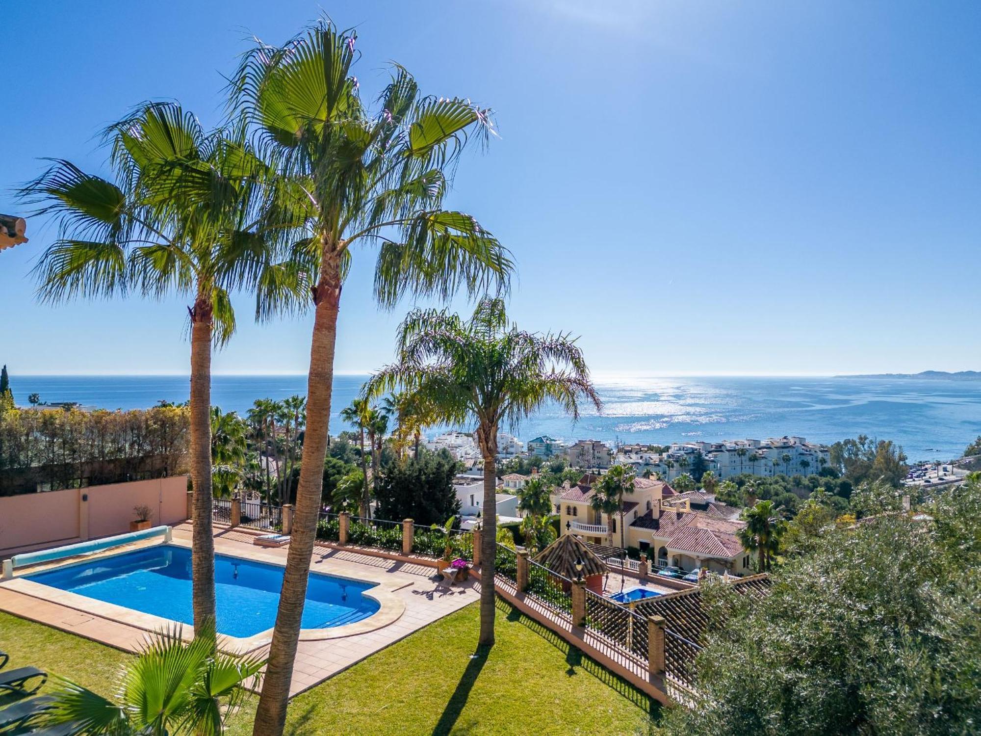 Beachside Villa With Panoramic Sea Views Benalmadena Ngoại thất bức ảnh