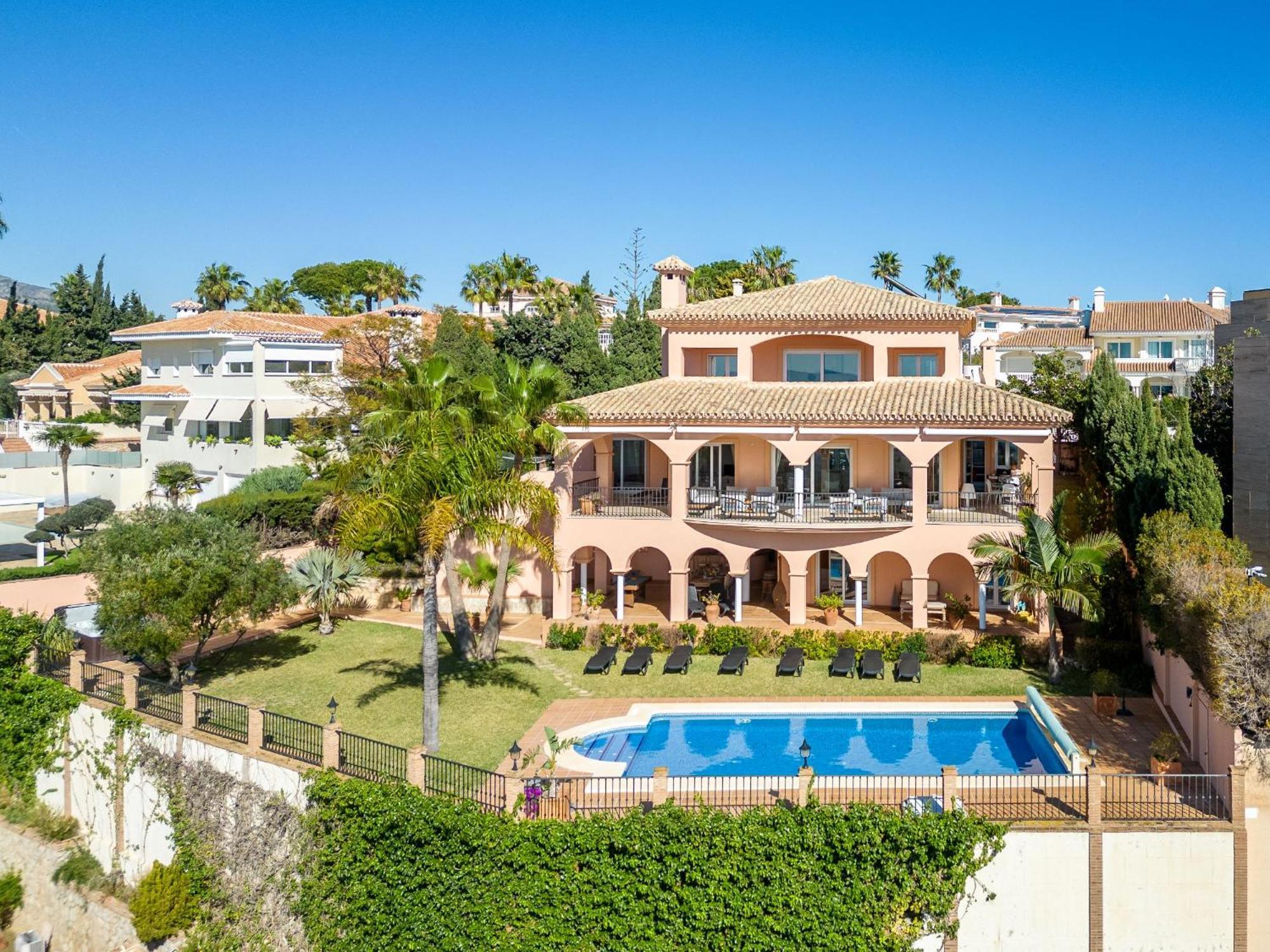 Beachside Villa With Panoramic Sea Views Benalmadena Ngoại thất bức ảnh