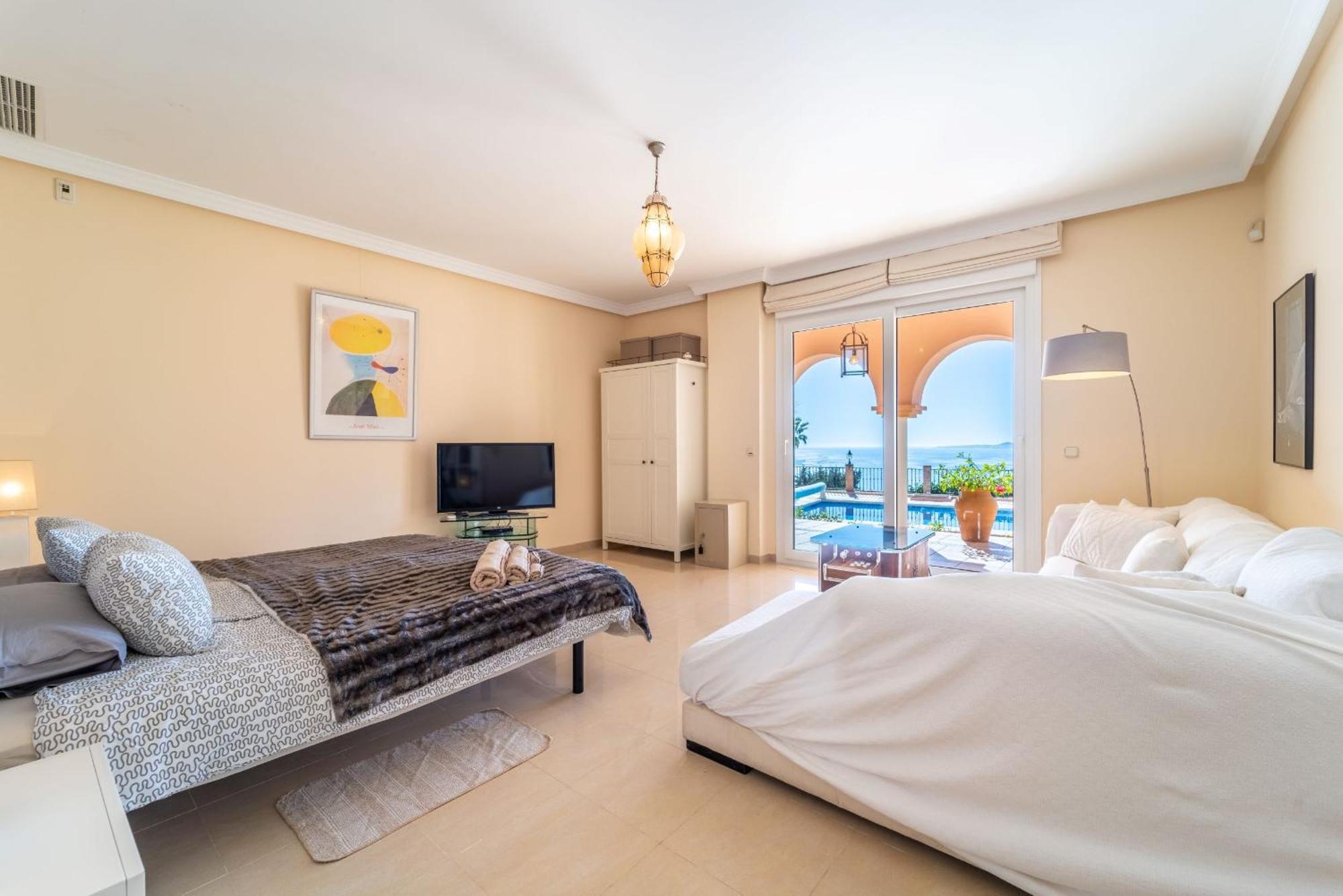 Beachside Villa With Panoramic Sea Views Benalmadena Ngoại thất bức ảnh