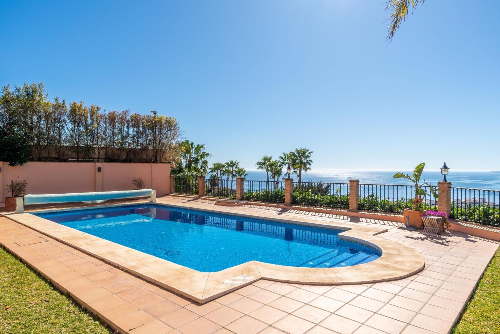 Beachside Villa With Panoramic Sea Views Benalmadena Ngoại thất bức ảnh