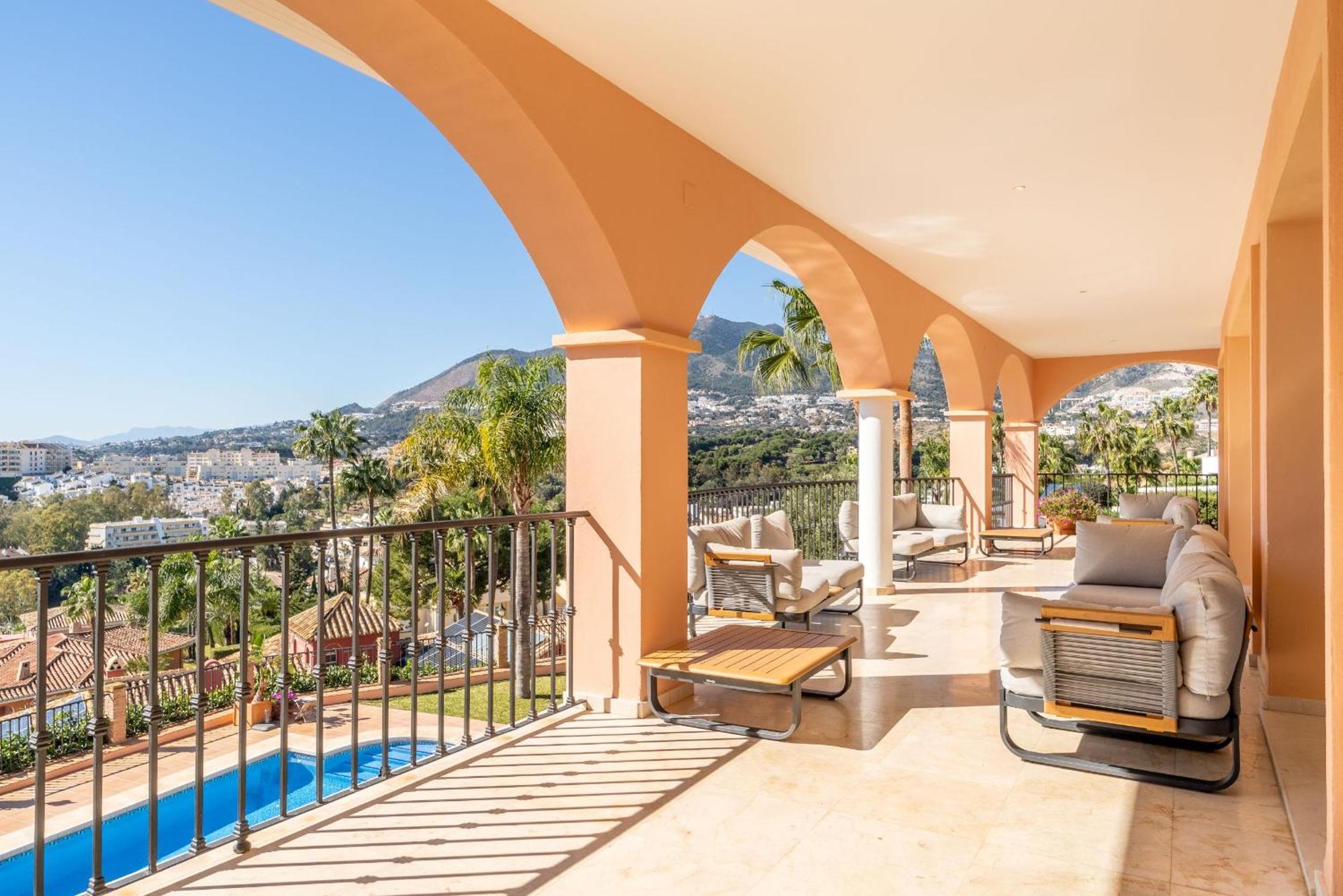 Beachside Villa With Panoramic Sea Views Benalmadena Ngoại thất bức ảnh